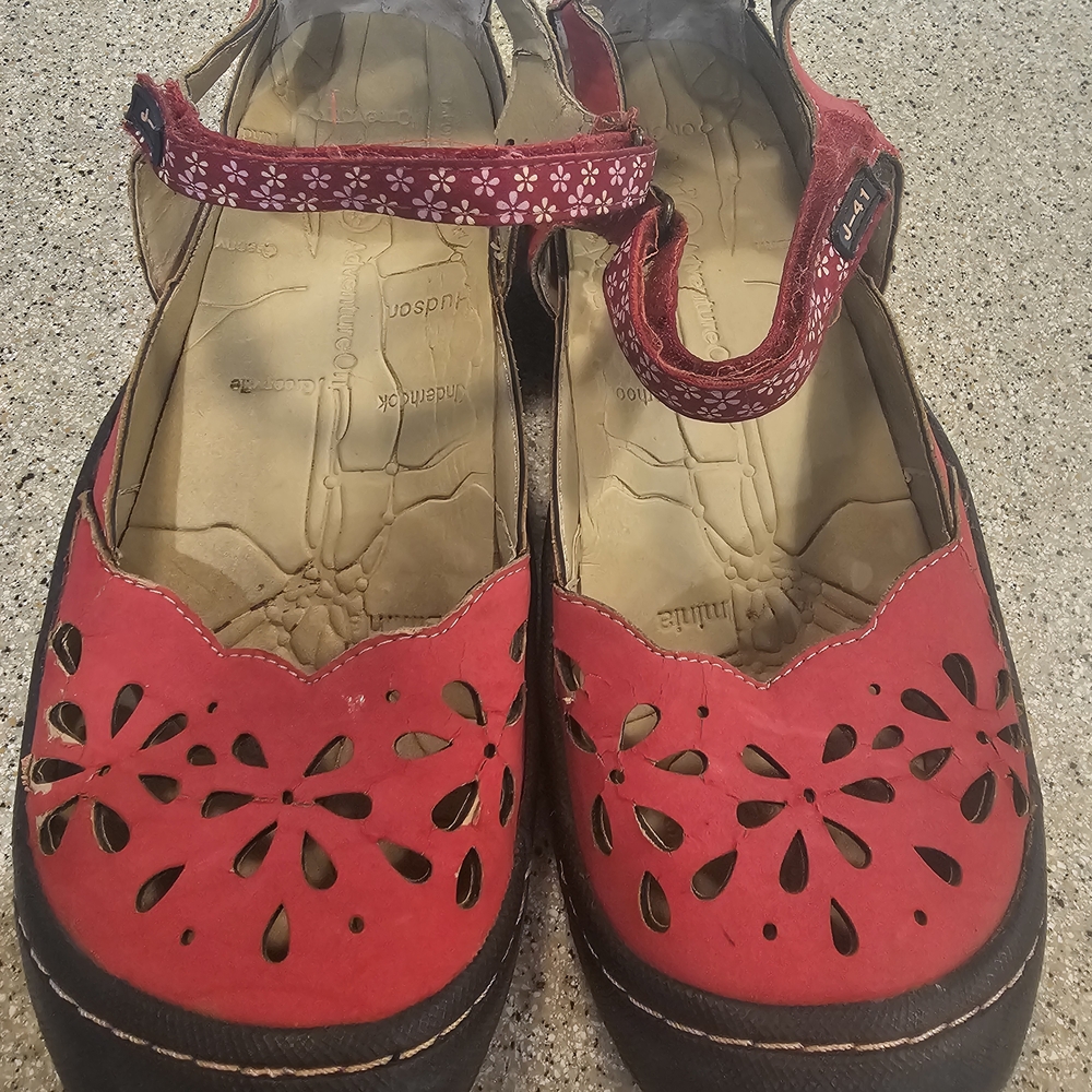 JBU Red Floral Cut-Out Women's Sandals